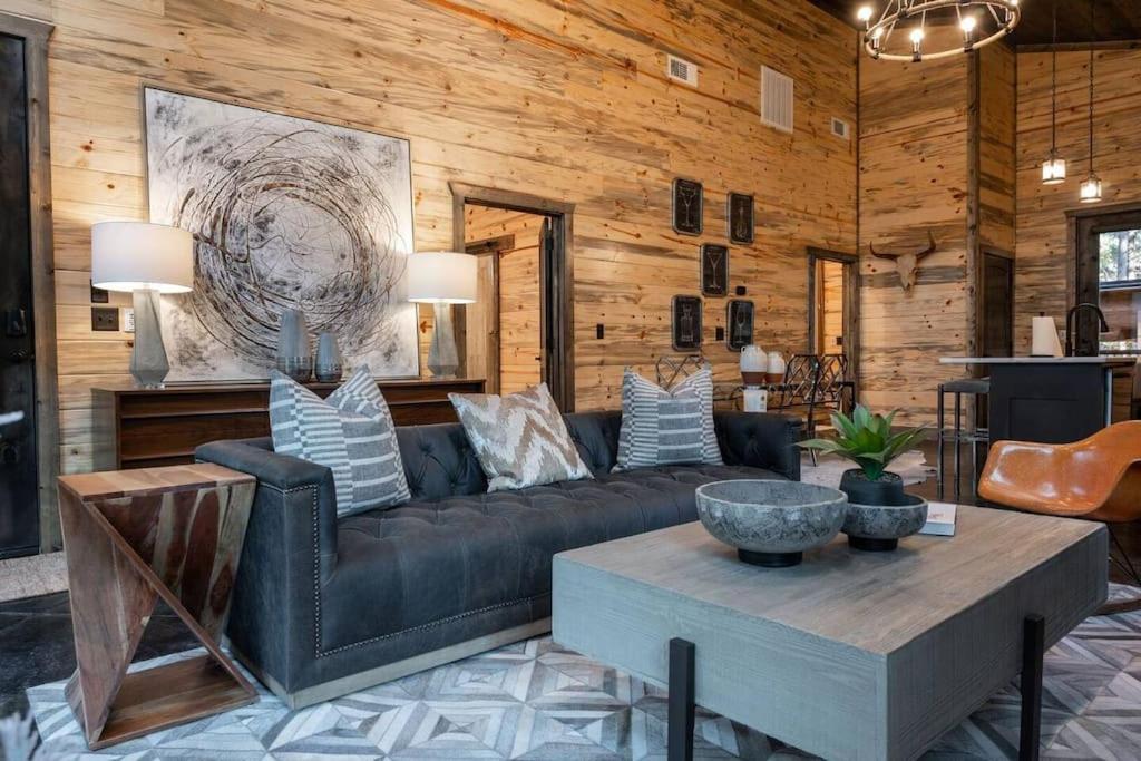 The Blaylock Cabin, 2 King, Hot Tub, Pet Friendly! Broken Bow Exterior foto